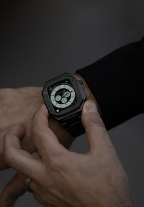 Apple watch case - Black with metal bracelet - ZIVRRI.COM