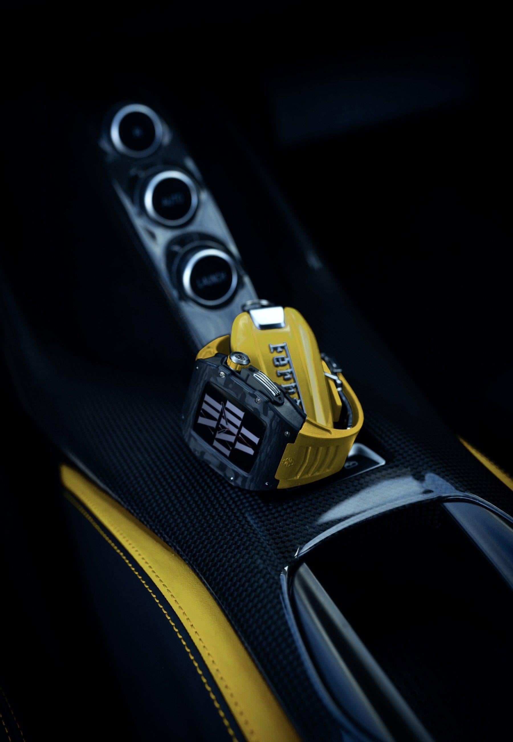 Apple Watch Case -Carbon fiber  yellow