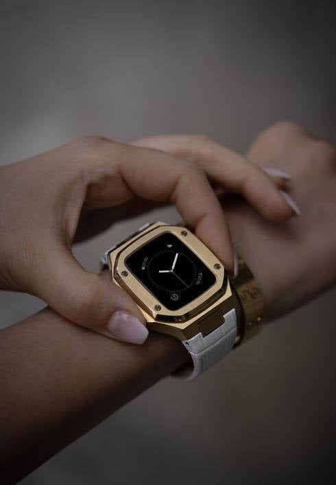 Apple Watch case -  18K Rose Gold  white Leather Strap